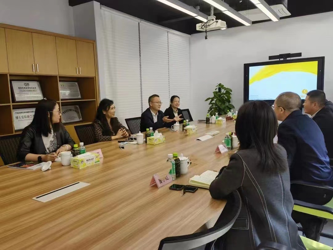 黃埔區(qū)委常委、統(tǒng)戰(zhàn)部部長肖春輝到達(dá)意隆走訪調(diào)研