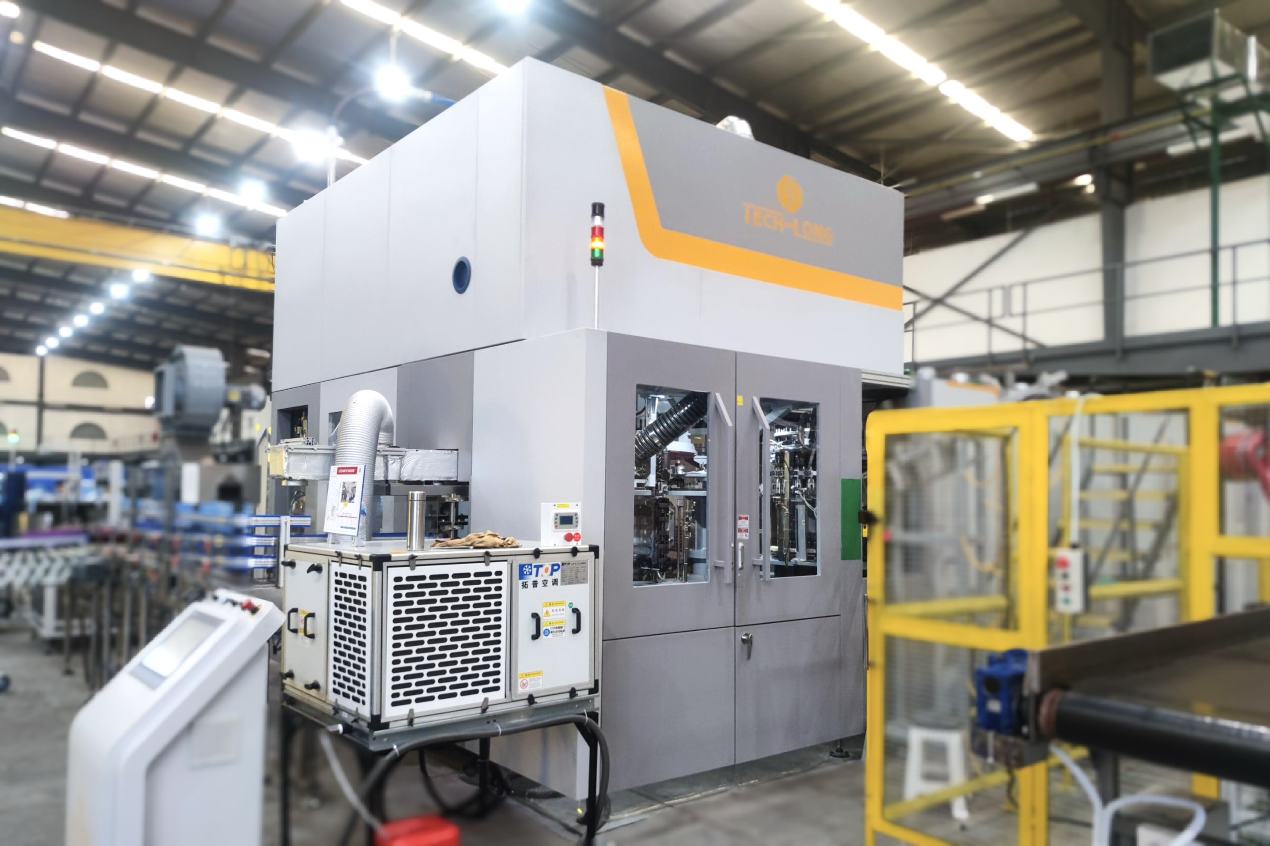 高效低耗,品質(zhì)之選:達(dá)意隆PET 5加侖吹瓶機(jī)引領(lǐng)市場(chǎng)新風(fēng)尚!